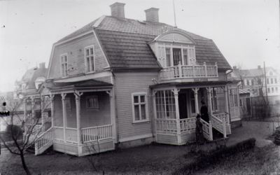 Byggnad.
Nyckelord: Veranda