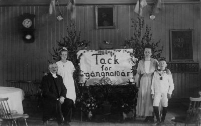 10-årsjubileum i lokal
Nyckelord: Präst