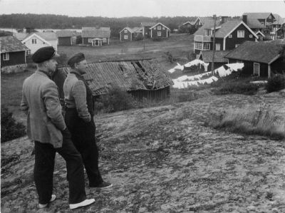 2 män på skärgårdsö
