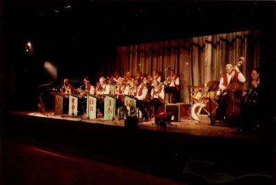 Orkester under konsert
Nyckelord: Musikinstrument