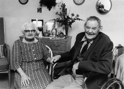 Kvinna och man sittande i rum
Hilda och Emil Hellman
