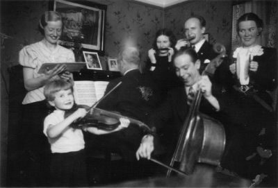 Musik i hemmamiljö
Nyckelord: Musikinstrument