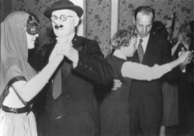 Maskeradbal
Nyckelord: Maskeraddräkt