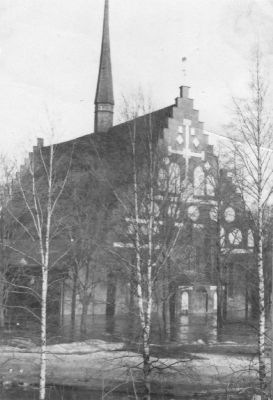 Översvämning i kyrka
