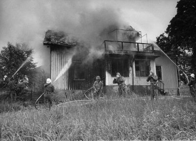 Släckning vid villabrand

