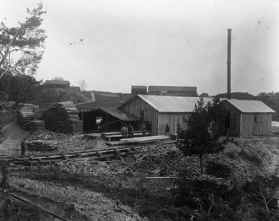 Fabriksområde
Nyckelord: Trä Virke Skorsten