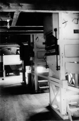 Maskiner i kvarn.
Nyckelord: Kvarn