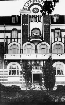 Byggnad.
Nyckelord: Byggnadsstil