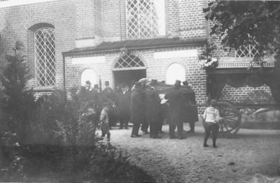 S:t Laurentii kyrka
Nyckelord: Klädsel