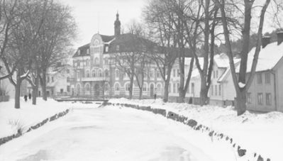 Stadshotellet vid Storån
Nyckelord: Vattendrag