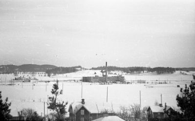 Vintervy över fabriksbyggnad
Nyckelord: Mejeri