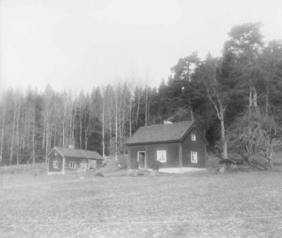 Liten torpstuga
Nyckelord: Jordkällare