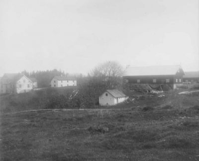 Bostadshus ladugård och uthus
