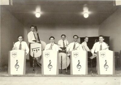 7-mannaorkester
Nyckelord: Orkester Musikinstrument