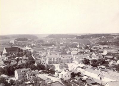 Stadsvy från berg
