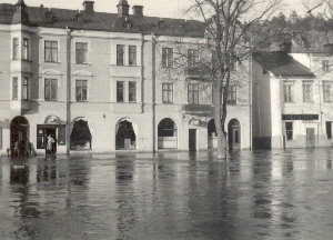 Översvämmat torg
