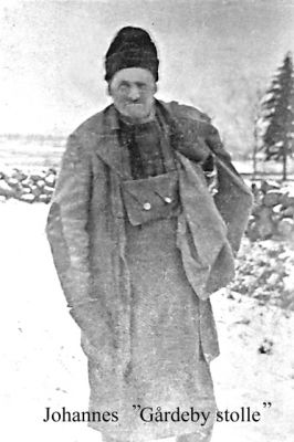 Man i vintrig miljö
