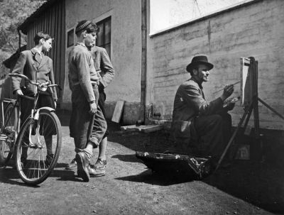 Konstnär i verksamhet
Nyckelord: Staffli;Cykel