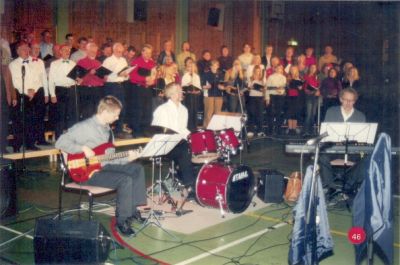 Orkester och sångkör isporthall
