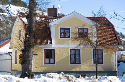 Gul putsad villa
