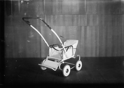Barnvagn.
Nyckelord: Barnvagn