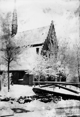 Kyrka bakom bro.
Nyckelord: Vinter Bro