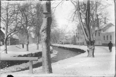 Stadsvy i vinterskrud.
Nyckelord: Bostad Vinter