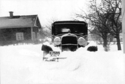 Bil i snödriva
Nyckelord: Bil