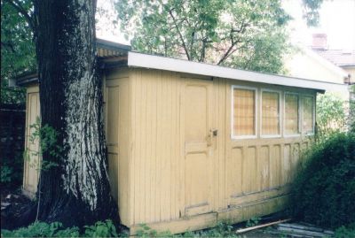 Liten trädgårdsbyggnad
