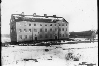 Byggnad.
Nyckelord: Skolhem Vinter