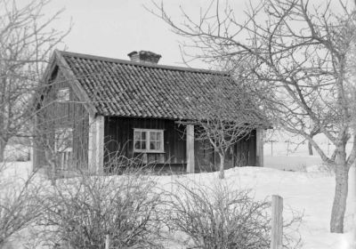 Byggnad i vintermiljö
