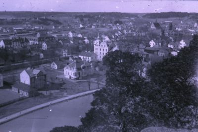Stadsvy från berg
