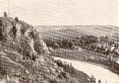Stadsvy från berg
