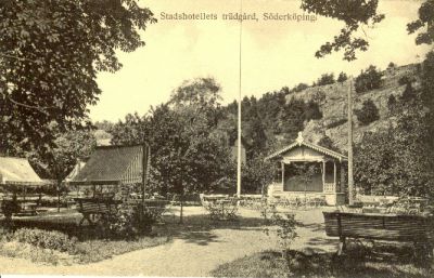 Parkområde med musikestrad
