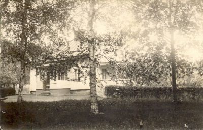 Villa med trädgård
