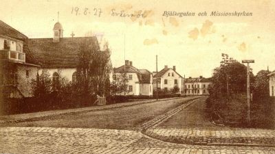 Byggnader längs gata
