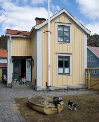 Liten gul trävilla
