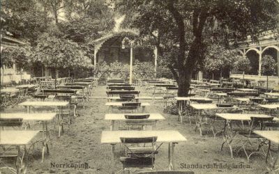Trädgårdsservering
